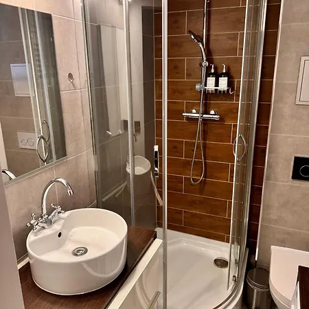 Cegla Na Szewskiej Apartment *